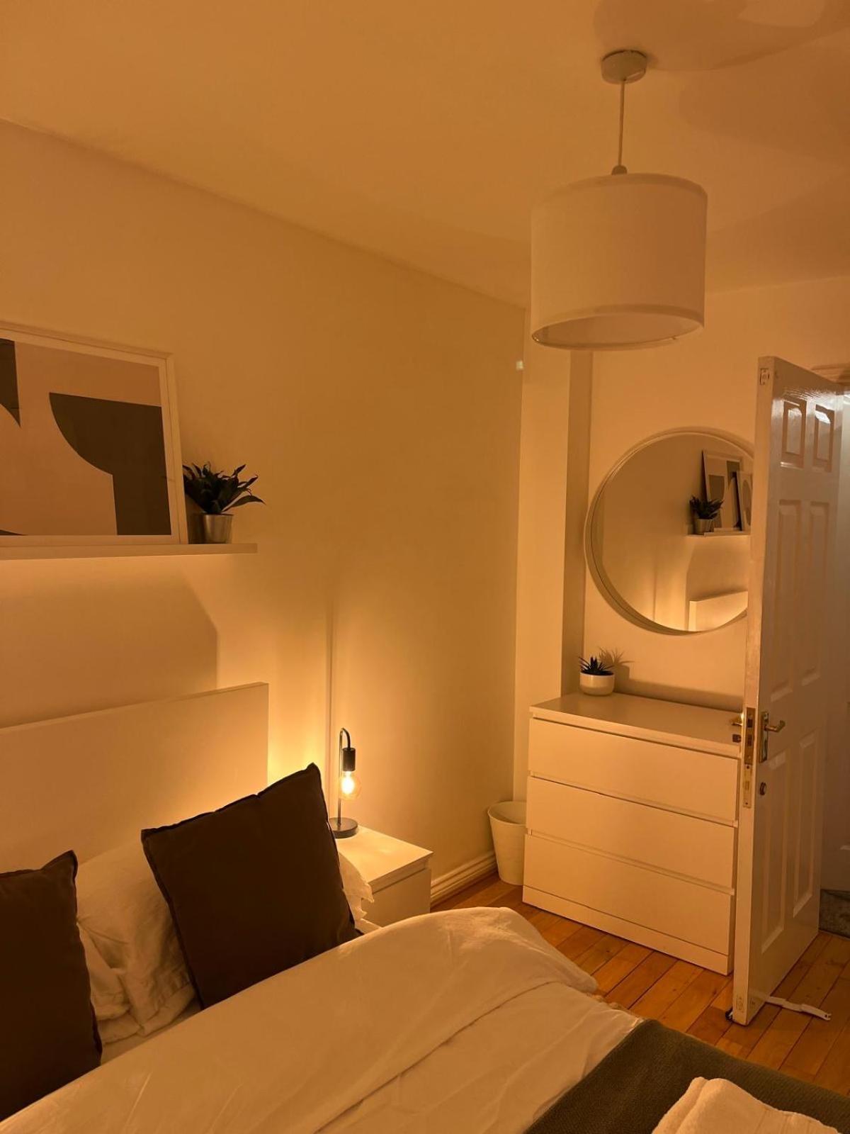 דורהם Homely 2 Story Cathedral City Apartment מראה חיצוני תמונה